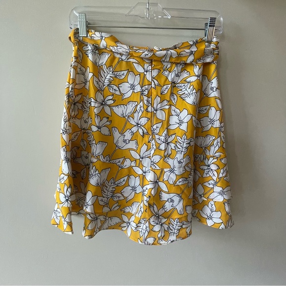 🔥BOGO FREE: Yellow wrap skirt with tie - Picture 4 of 4